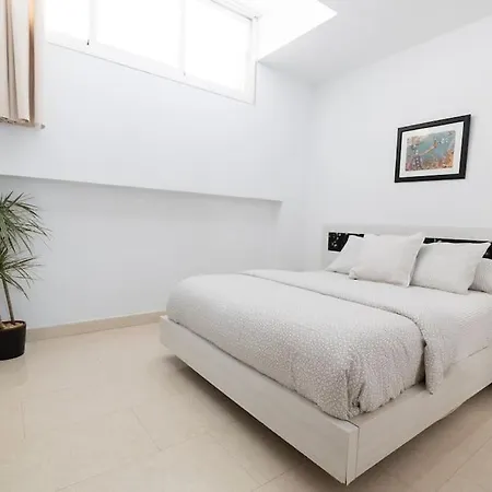 Apartment Moderno Apartamento En 9 Min Andando De La Playa Victoria Con Garaje