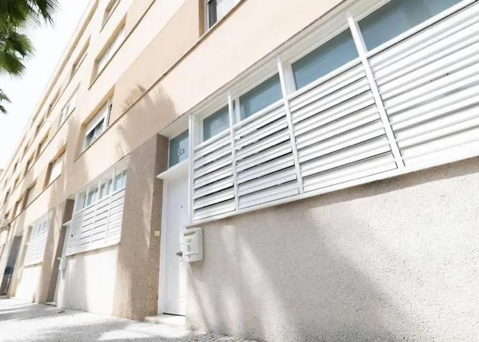 Moderno En 9 Min Andando De La Playa Victoria Con Garaje Cadiz