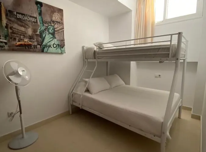 Moderno En 9 Min Andando De La Playa Victoria Con Garaje Cadiz